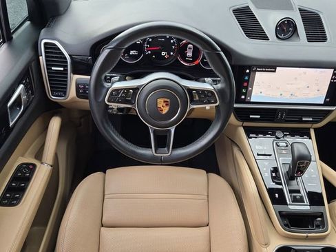 Used 2022 Porsche Cayenne image 14