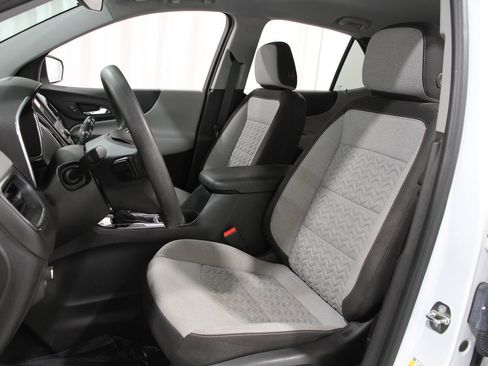 Certified 2022 Chevrolet Equinox LS w/ LS Convenience Package image 5