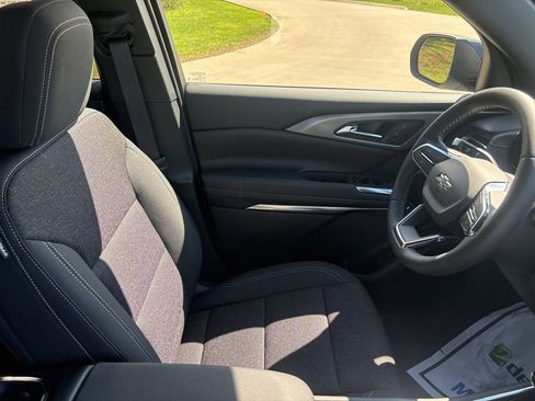New 2026 Chevrolet Traverse LT w/ Midnight/Sport Edition FWD image 31