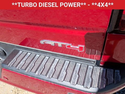 Used 2024 GMC Sierra 1500 AT4 w/ Technology Package image 9