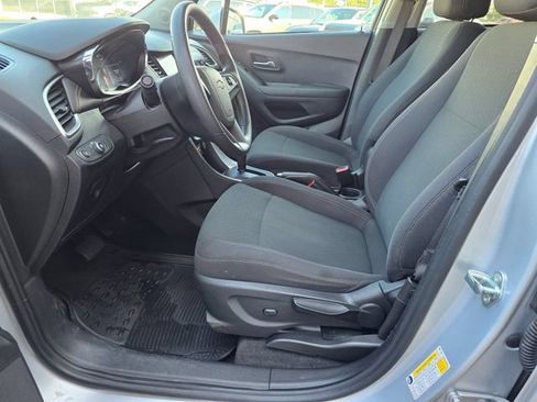 Used 2020 Chevrolet Trax LS FWD image 8