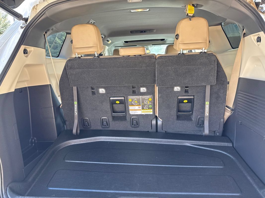 Used 2021 Toyota Sienna XLE AWD/4WD image 30