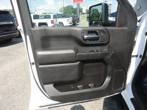 Used 2022 Chevrolet Silverado 2500 Custom AWD/4WD image 11