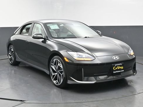 Used 2023 Hyundai Ioniq 6 SEL image 3