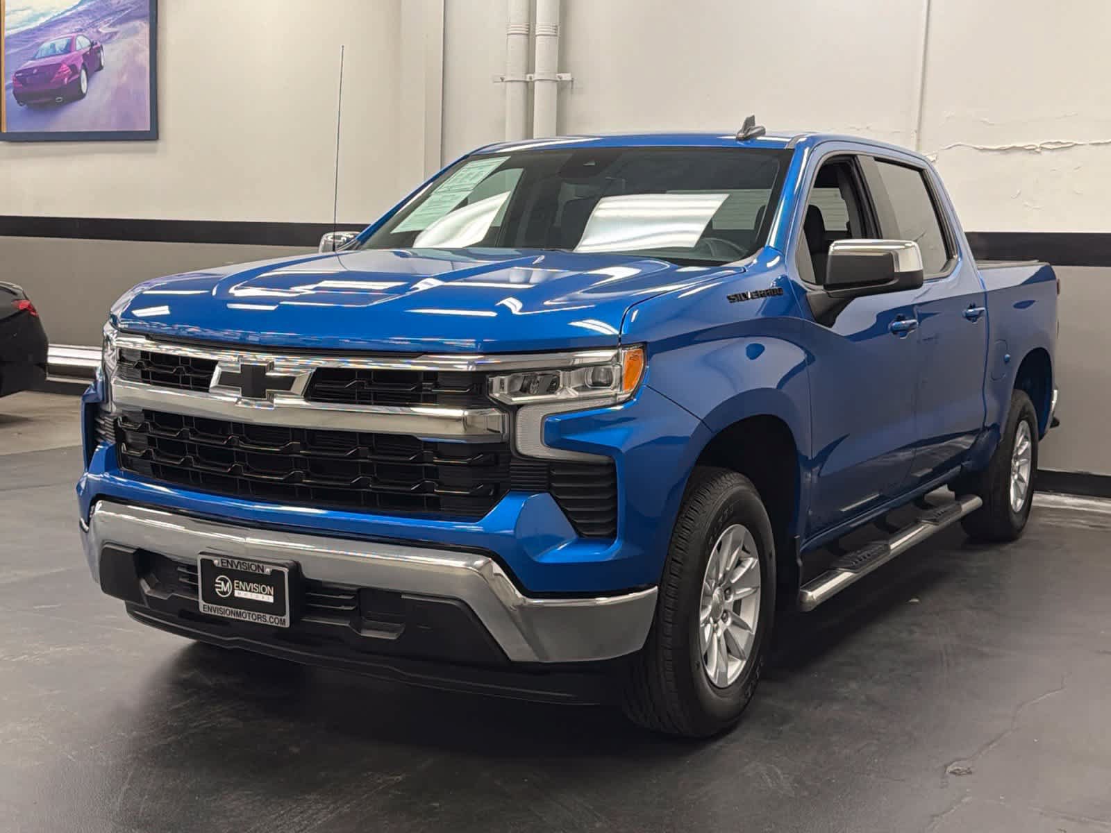 Used 2024 Chevrolet Silverado 1500 LT w/ LPO, Dark Essentials Package RWD image 6