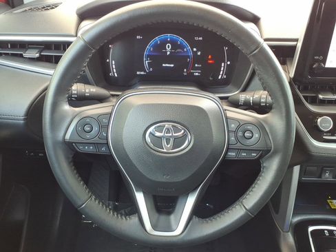 Used 2023 Toyota Corolla Cross XLE FWD image 22