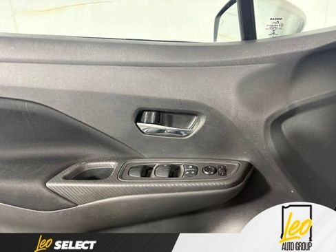 Used 2021 Nissan Versa SV FWD image 15