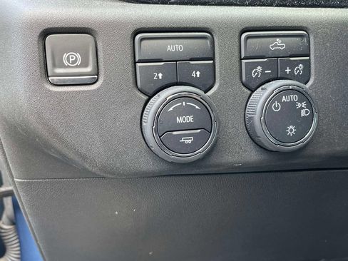 Used 2024 Chevrolet Silverado 1500 LT AWD/4WD image 21