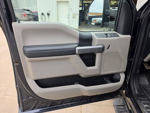 Used 2021 Ford F350 XLT w/ XLT Value Package AWD/4WD image 8