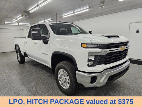 Used 2026 Chevrolet Silverado 3500 LT AWD/4WD image 3