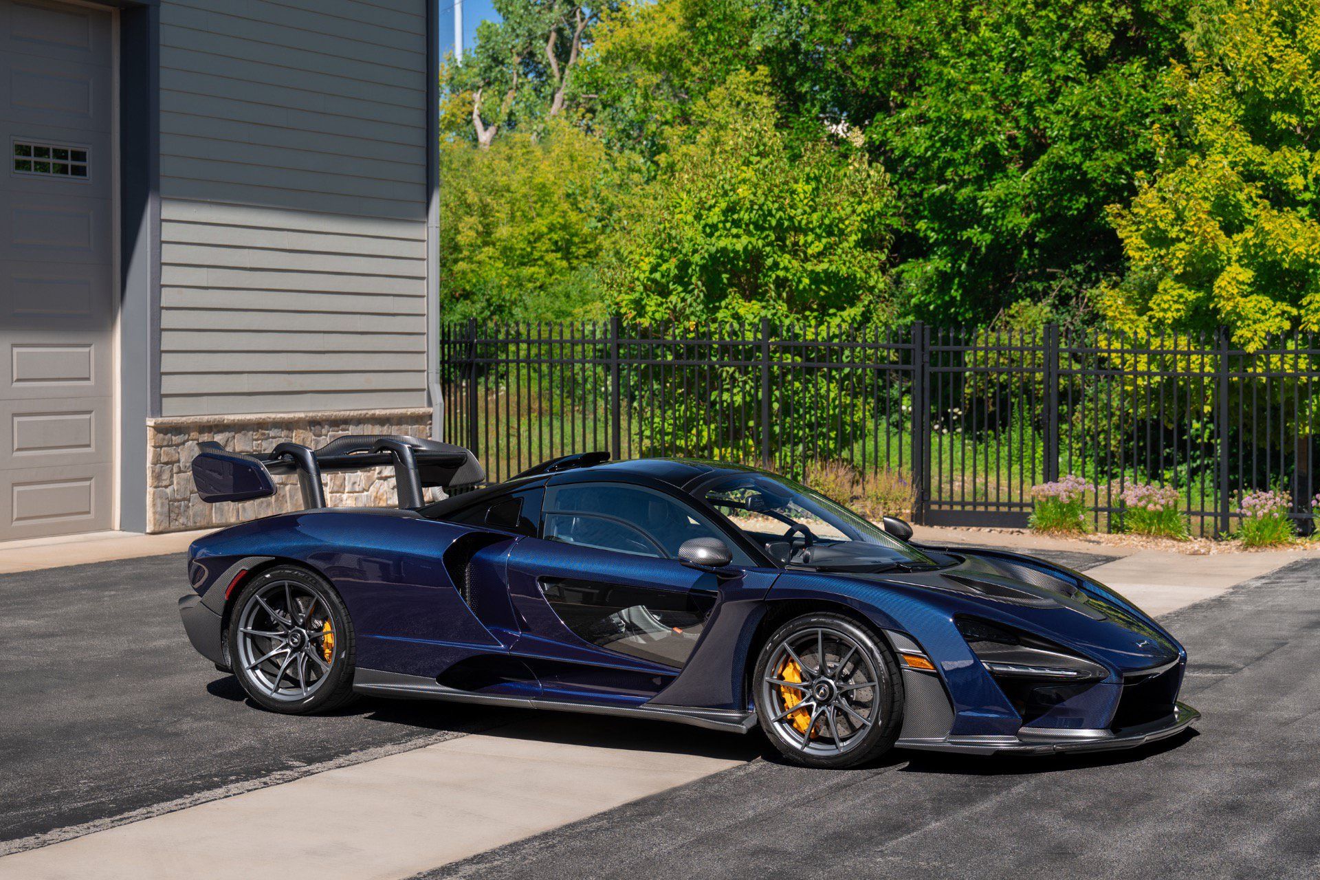 Used 2019 McLaren Senna RWD image 50