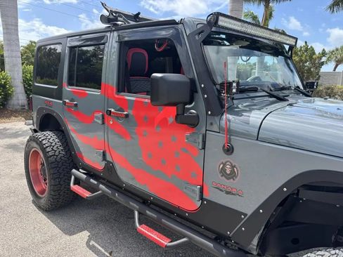 Used 2014 Jeep Wrangler Unlimited Sahara AWD/4WD image 6