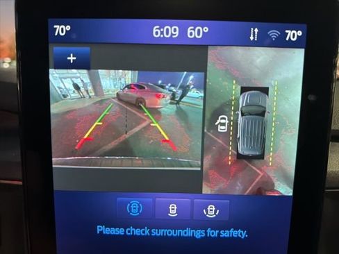 Used 2022 Ford Explorer Limited w/ Limited Technology Package image 34