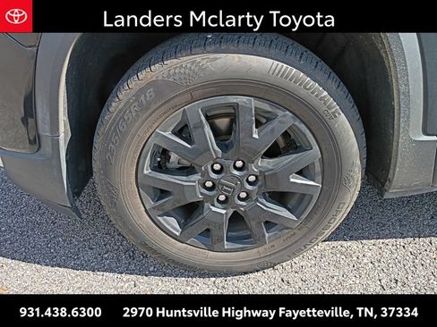 Used 2023 GMC Acadia SLT AWD/4WD image 5