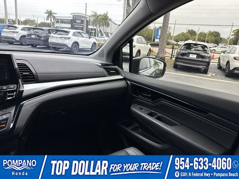 Used 2024 Honda Odyssey Touring image 13