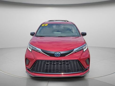 Used 2022 Toyota Sienna XSE w/ XSE Plus Package AWD/4WD image 4