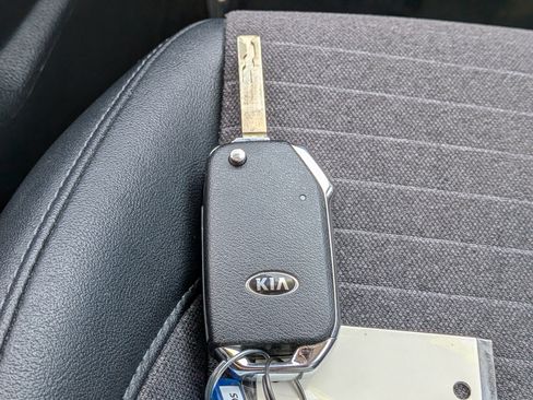 Used 2021 Kia Seltos S FWD image 30