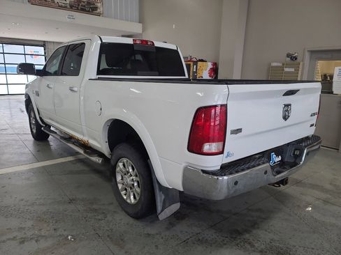 Used 2018 RAM 1500 Laramie image 4