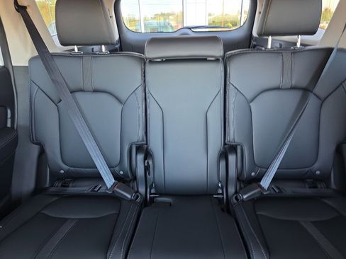 New 2025 Honda Pilot Touring image 31