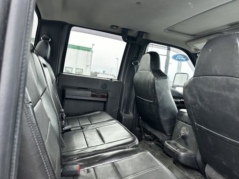 Used 2010 Ford F250 Lariat image 11