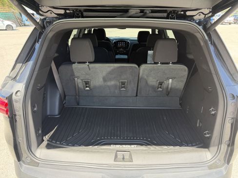 Used 2023 Chevrolet Traverse LT image 9