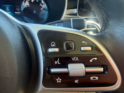 Used 2021 Mercedes-Benz GLC 300 4MATIC image 14