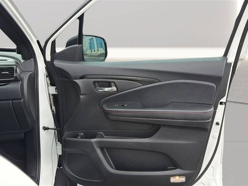 Used 2021 Honda Ridgeline Black Edition image 17