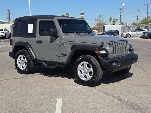 Used 2022 Jeep Wrangler Sport AWD/4WD image 3