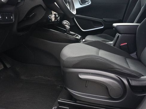 Used 2020 Kia Soul LX FWD image 19