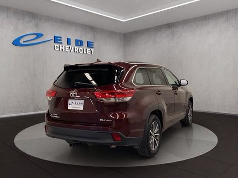 Used 2018 Toyota Highlander XLE AWD/4WD image 15