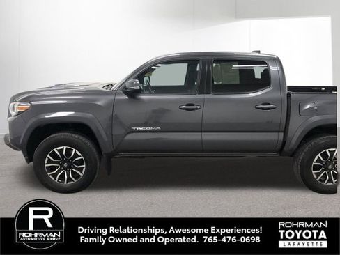 Used 2020 Toyota Tacoma TRD Sport AWD/4WD image 3