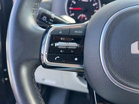 Certified 2024 Kia Carnival LX image 15