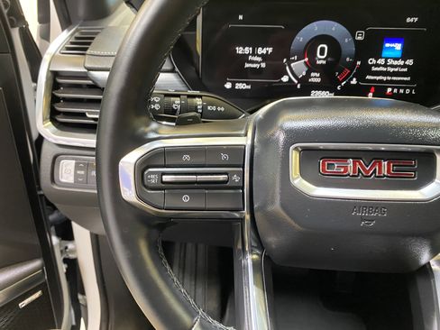 Used 2025 GMC Acadia Elevation image 36