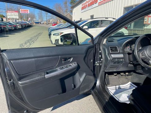Used 2017 Subaru Crosstrek 2.0i AWD/4WD image 10