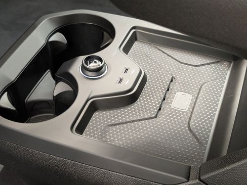 New 2026 BMW iX xDrive60 image 24