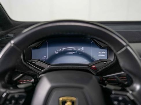 Used 2019 Lamborghini Huracan Performante AWD/4WD image 20