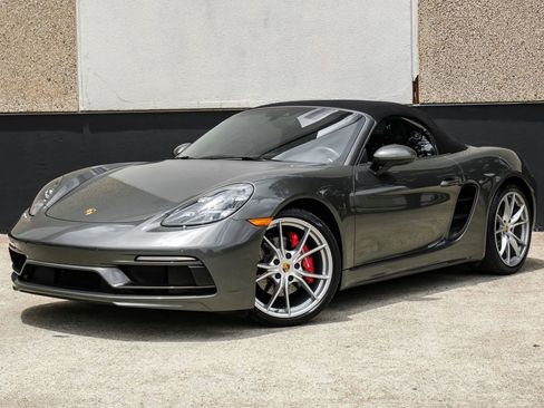 Used 2021 Porsche 718 Boxster S RWD image 4