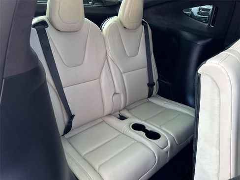 Used 2020 Tesla Model X Long Range AWD/4WD image 19