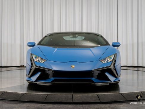 Used 2023 Lamborghini Huracan Tecnica image 3
