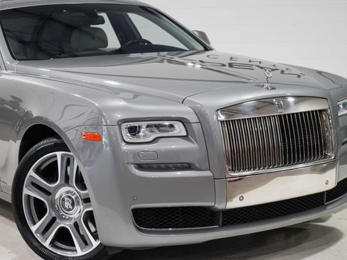 Used 2015 Rolls-Royce Ghost RWD image 26