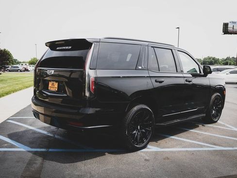 Used 2022 Cadillac Escalade Sport w/ LPO, ONYX Package image 38