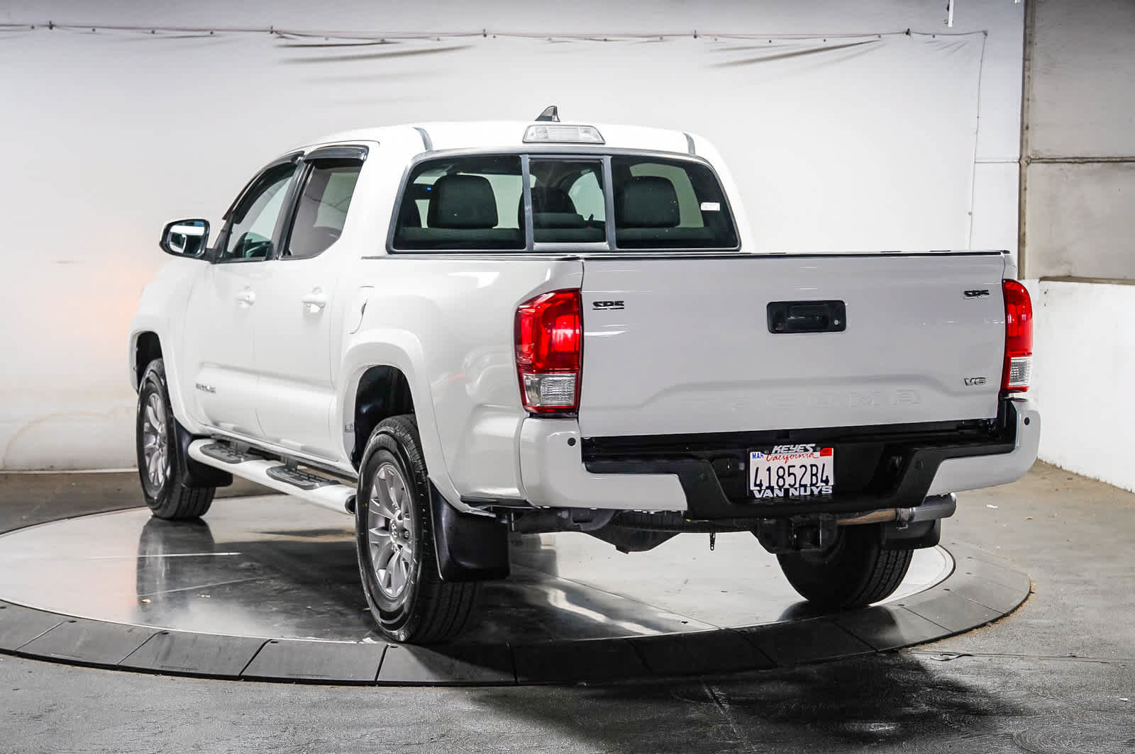 Certified 2016 Toyota Tacoma SR5 w/ SR5 Appearance Package (SN) RWD image 2