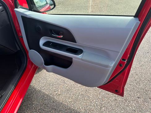 Used 2014 Toyota Prius C Two image 10