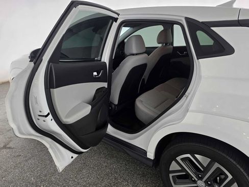 Used 2023 Hyundai Kona SE w/ Cargo Package FWD image 15