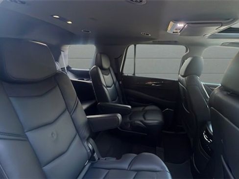 Used 2017 Cadillac Escalade Premium Luxury w/ LPO, Radiant Package image 26