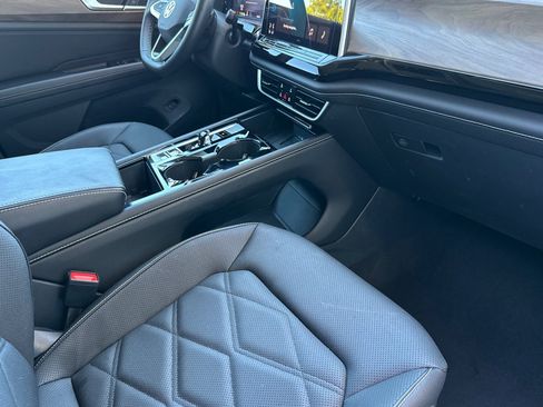Used 2026 Volkswagen Atlas SE AWD/4WD image 33