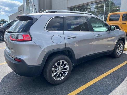 Used 2019 Jeep Cherokee Latitude Plus w/ Comfort/Convenience Group FWD image 5