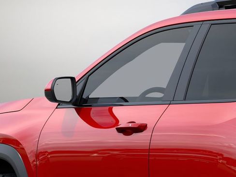 New 2026 Chevrolet Equinox ACTIV w/ Convenience Package III image 12