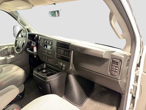 Used 2016 Chevrolet Express 3500 LT w/ LT Preferred Equipment Group image 20