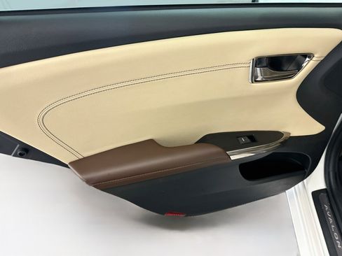 Used 2018 Toyota Avalon Limited w/ All Weather Liner Package FWD image 28